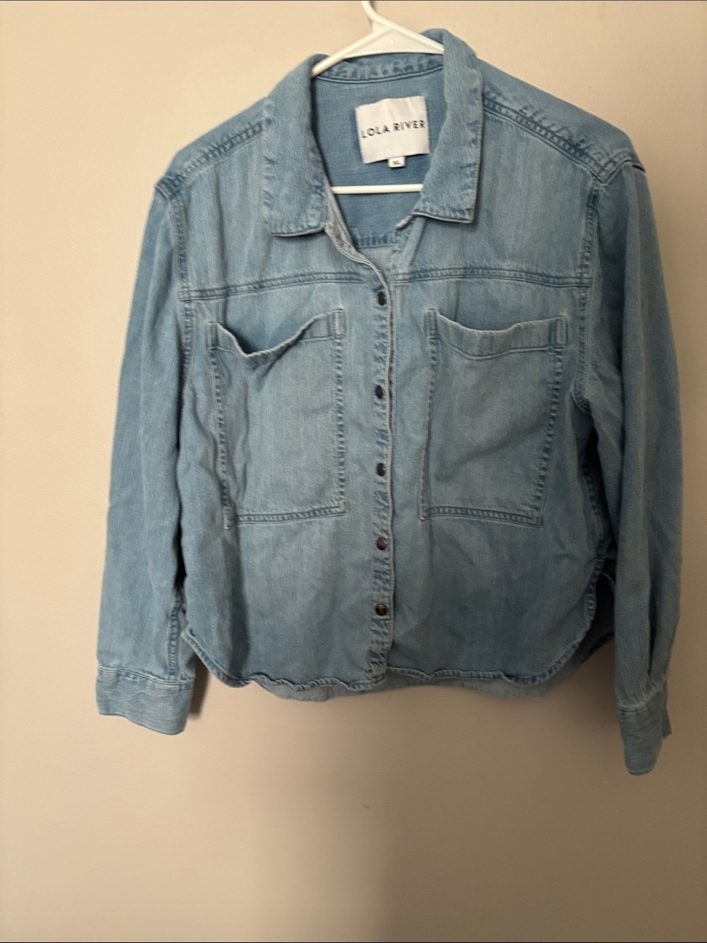 Lola River Women's Light Blue Denim Short Shirt Jacket.